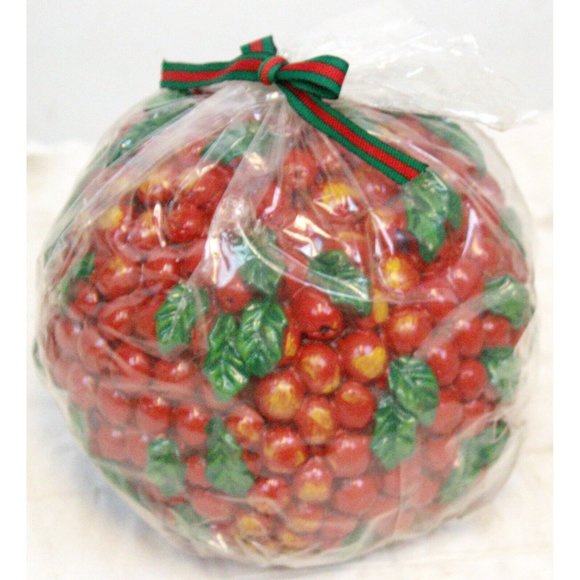 NWT VINTAGE 1997 5" CRANBERRY BALL HOLIDAY CANDLE RED & GREEN CHRISTMAS - Picture 2 of 9